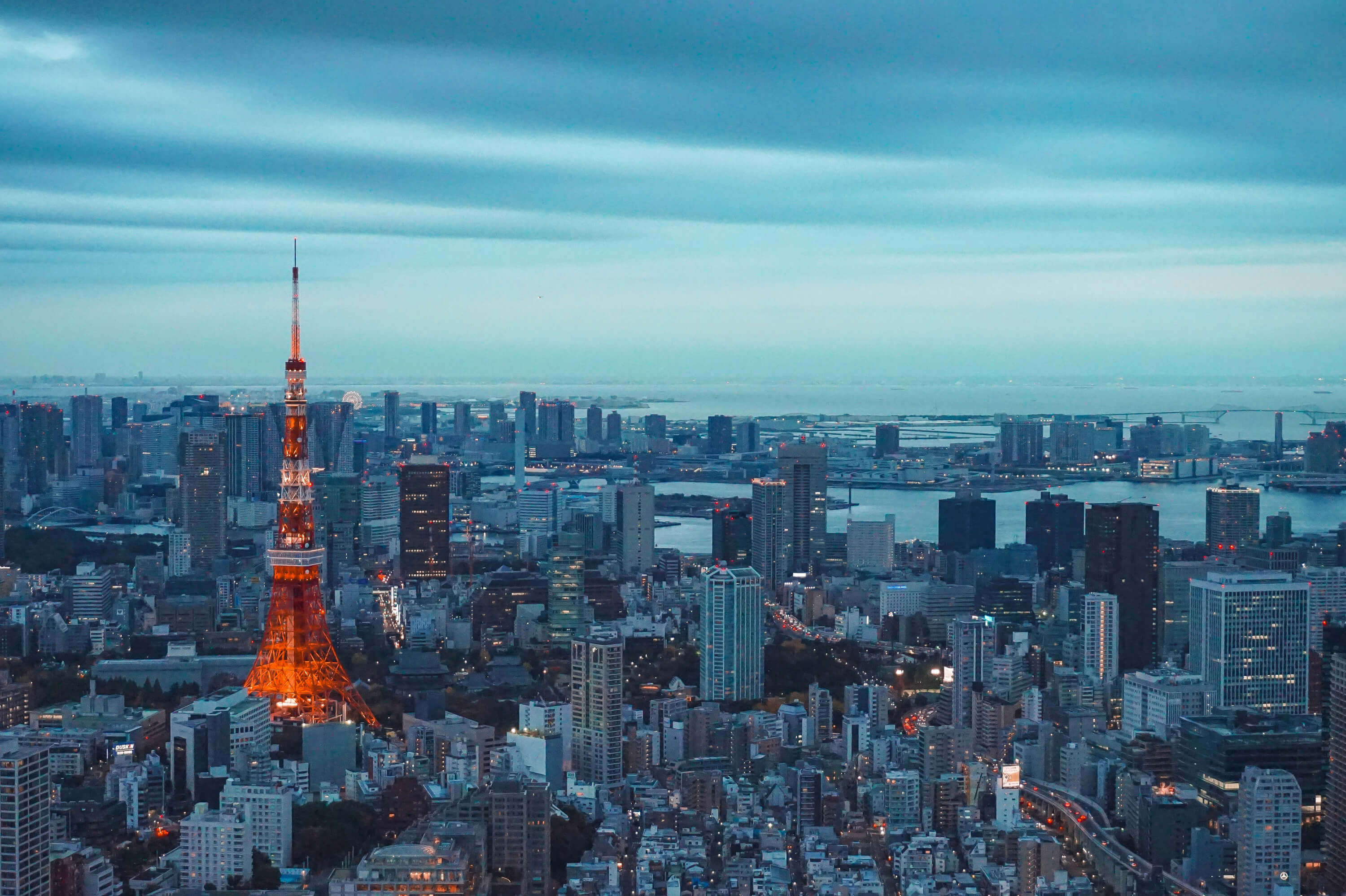 早朝の東京タワー